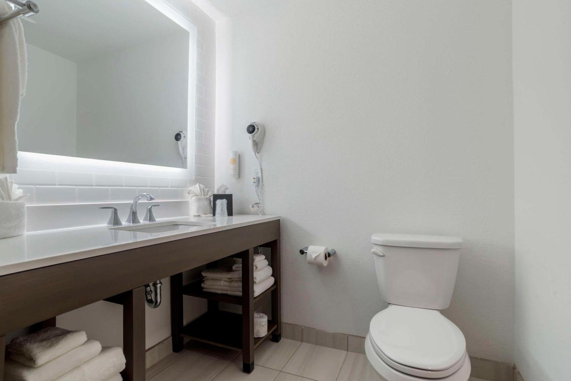 Comfort Inn & Suites Panama City Beach - Pier Park Area Bagian luar foto