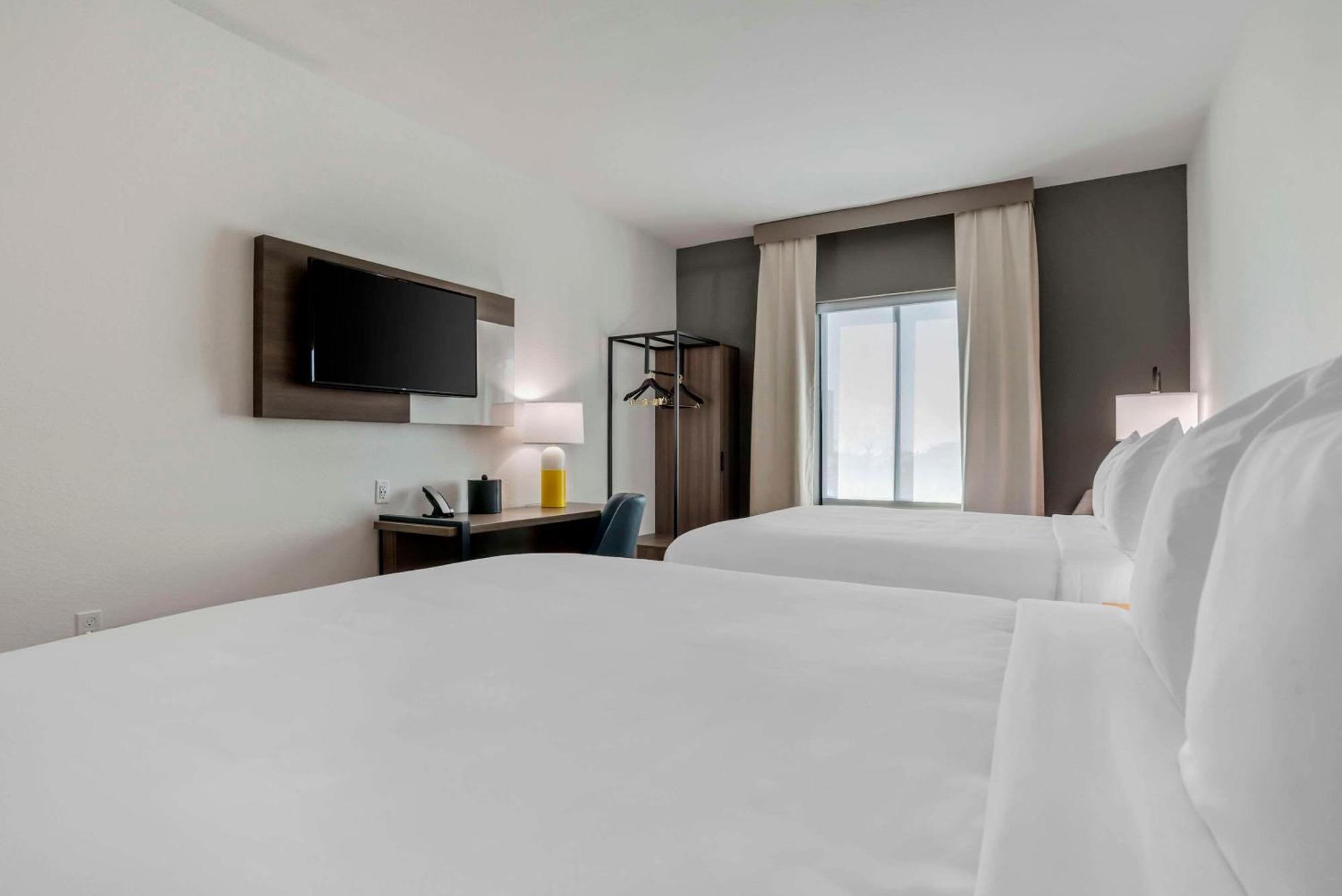 Comfort Inn & Suites Panama City Beach - Pier Park Area Bagian luar foto