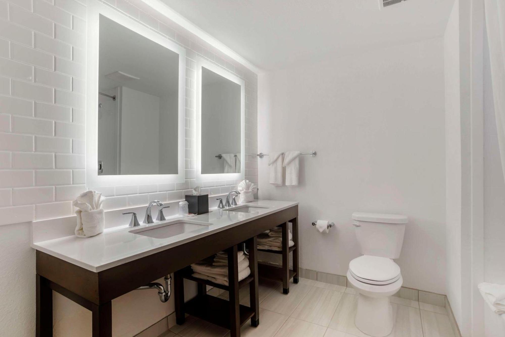 Comfort Inn & Suites Panama City Beach - Pier Park Area Bagian luar foto