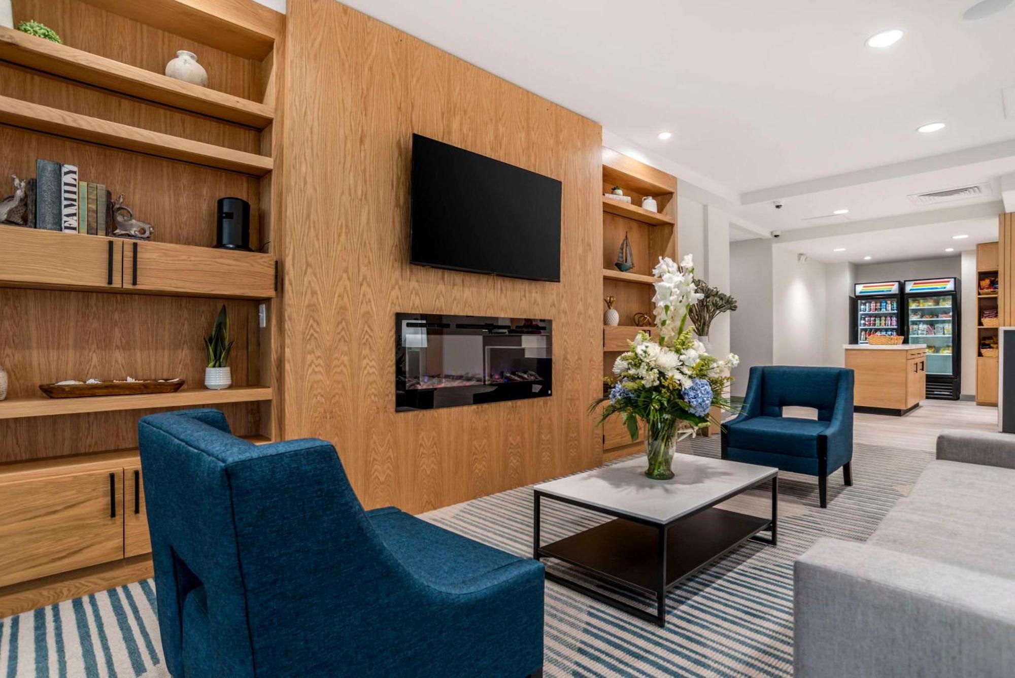 Comfort Inn & Suites Panama City Beach - Pier Park Area Bagian luar foto